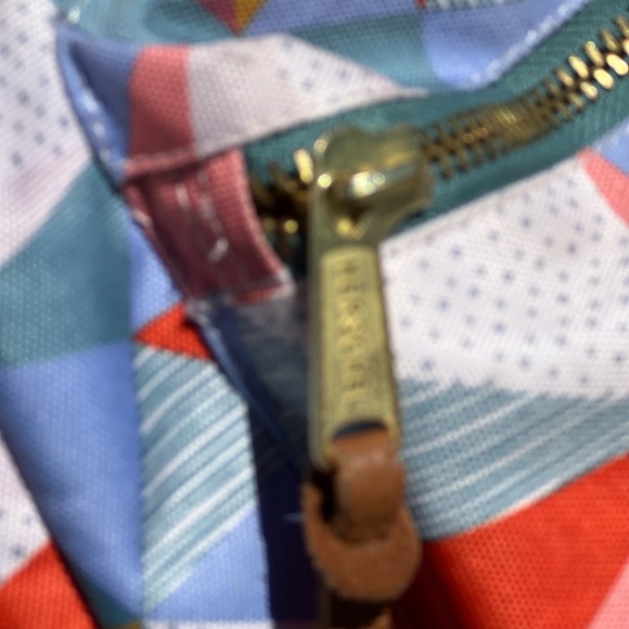 Herschel back pack - Picture 4 of 5